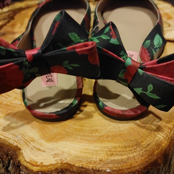 Betsey Johnson, Size 10, Slingback Pointy Flats RARE - Picture 3 of 4